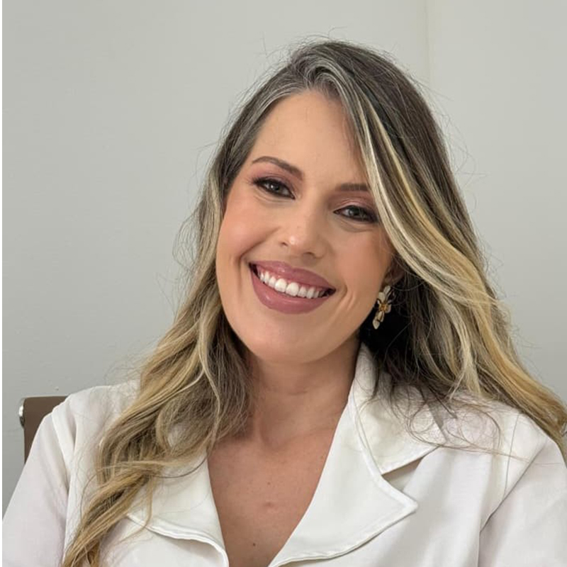 Dra. Caroline Minchio